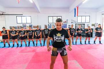 El Rocasa disfruta de una sesión de entrenamiento de Kick Boxing (Foto TA)